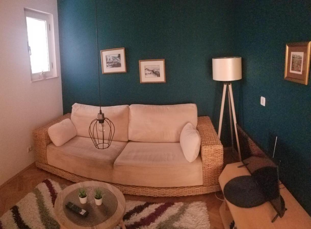 Apartmani Kalu ムリニ エクステリア 写真